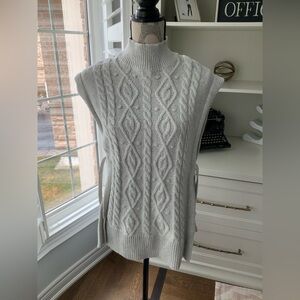 REITMANS Grey Sleeveless Knit Side Tie Mock Neck Vest Women’s Size Medium